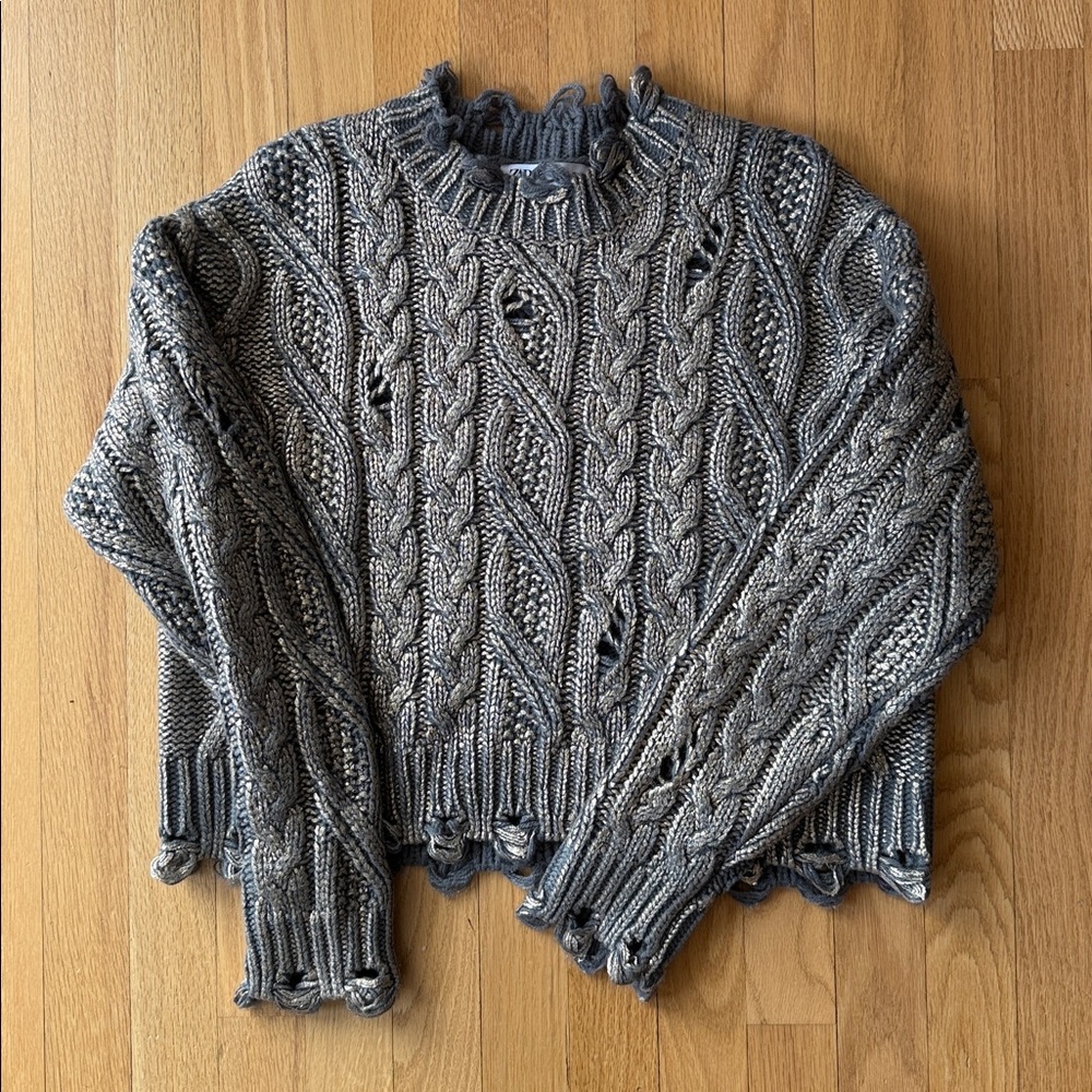 Zara Gray Cable Knit Metallic Sweater - Picture 2 of 3